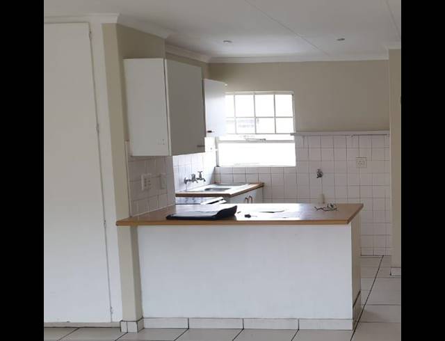 2 BEDROOM APARTMENT FOR SALE IN RAVENSWOOD